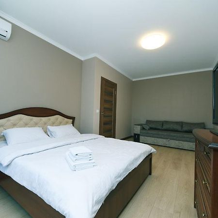 Софии Русовой 7, 13 Kiev Exterior foto